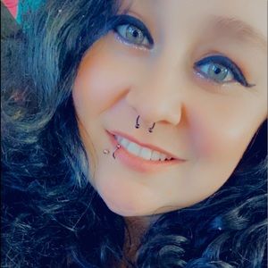 Meet your Posher, Cassandra